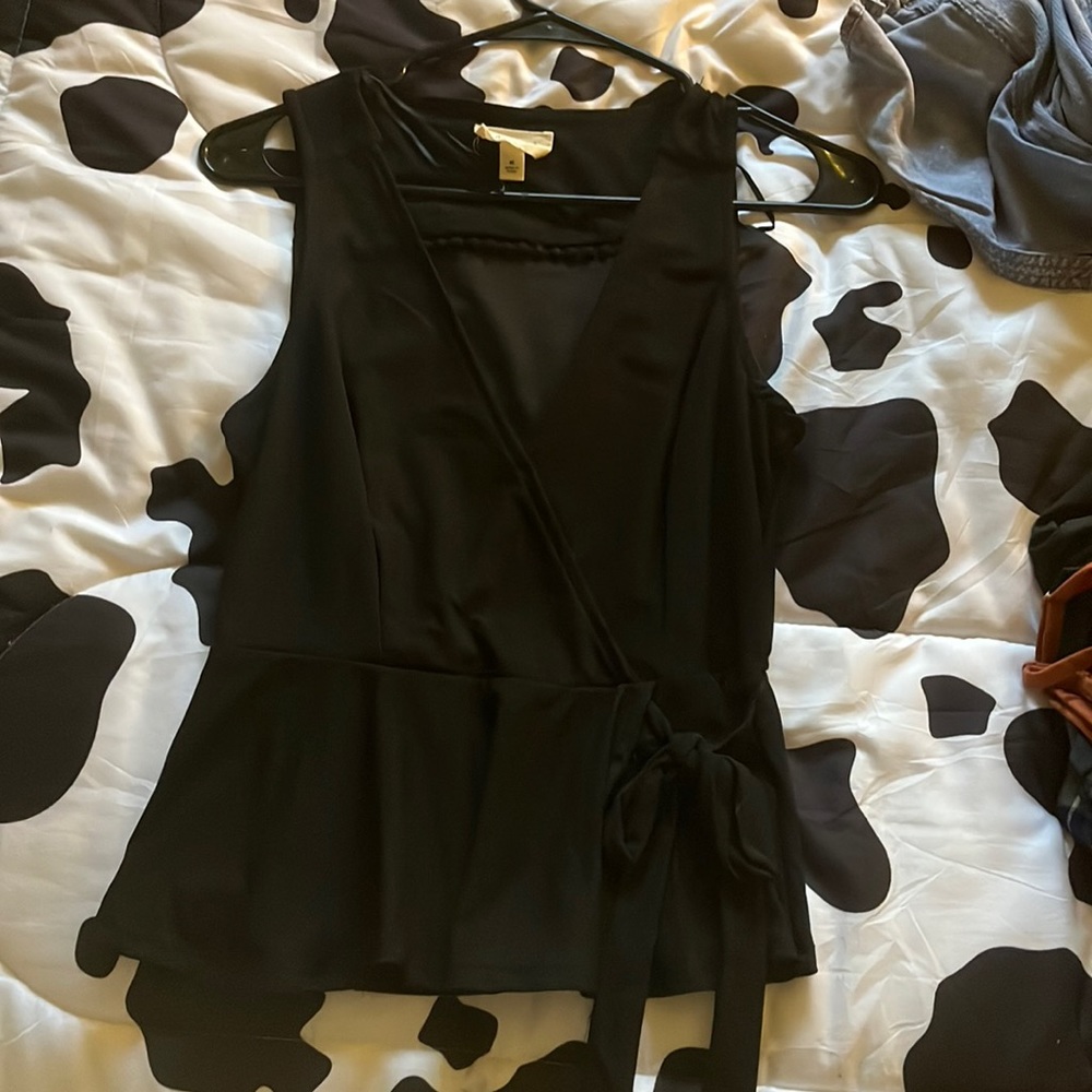 Black meraki top, size medium